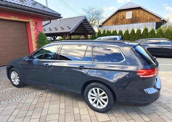 Volkswagen Passat cena 63500 przebieg: 188000, rok produkcji 2015 z Działoszyn małe 704